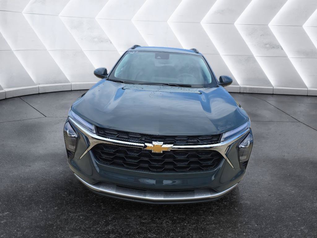 New 2026 Chevrolet Trax LT w/ Driver Confidence Package FWD image 2