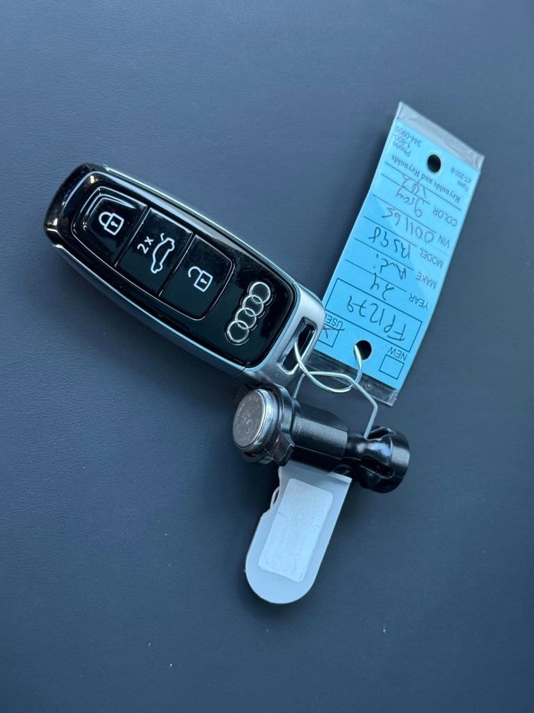 Used 2024 Audi RS Q8 w/ Black Optic Package image 91