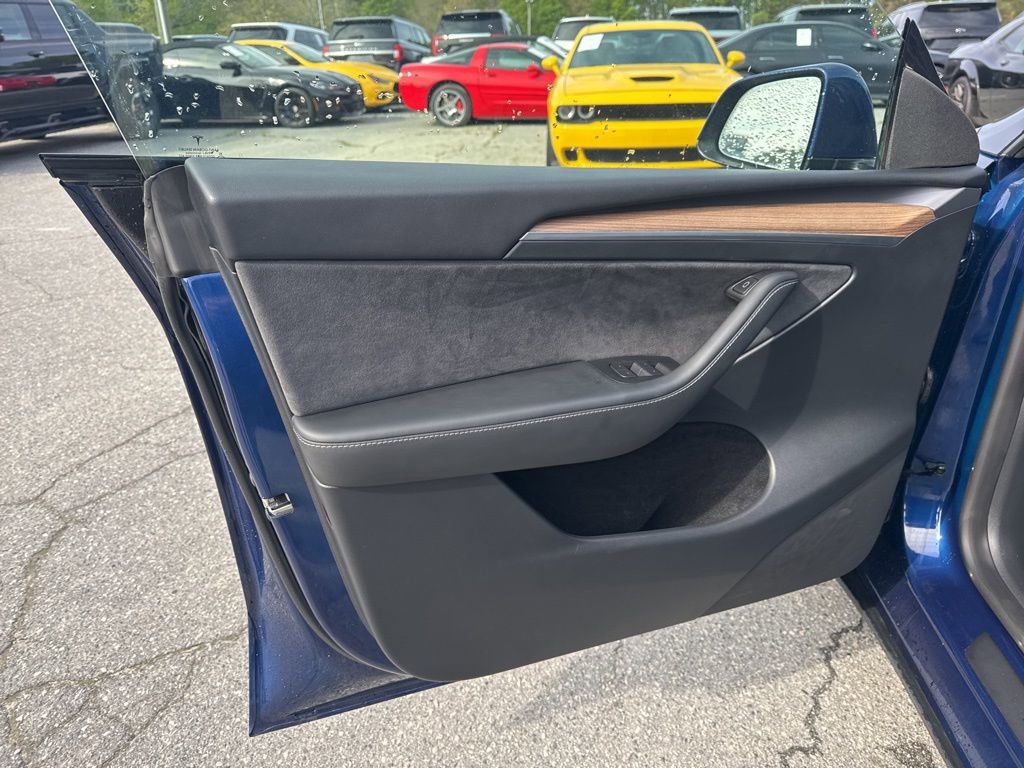 Used 2023 Tesla Model Y 2WD image 27