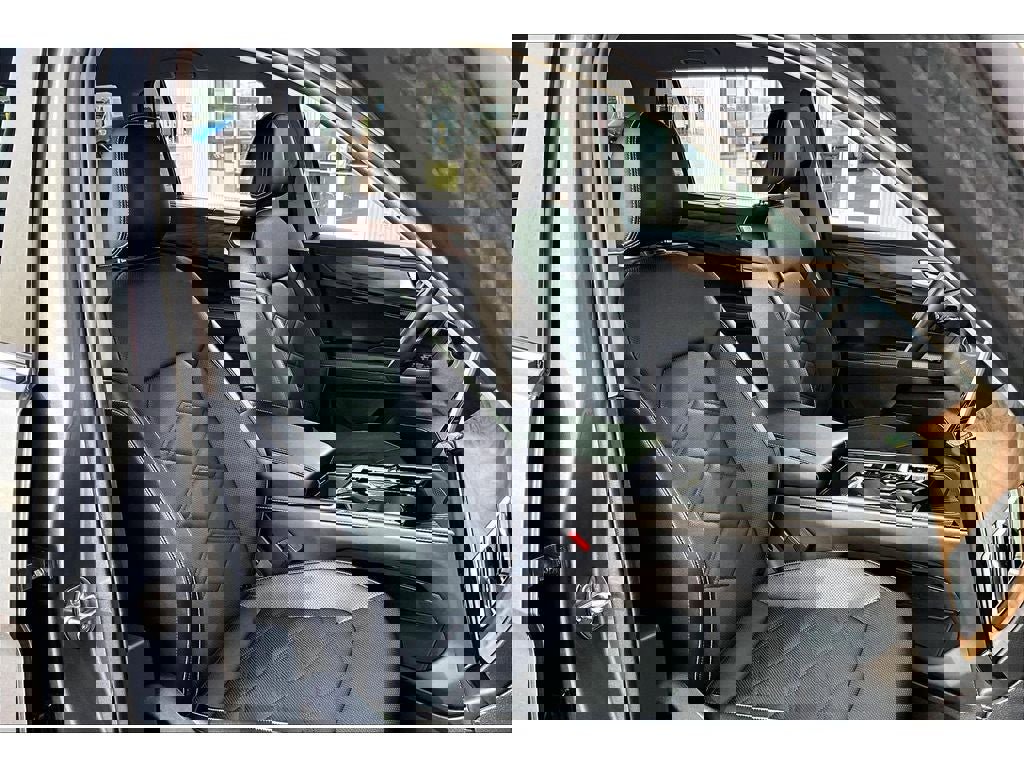 Used 2025 Volkswagen Atlas SE image 8