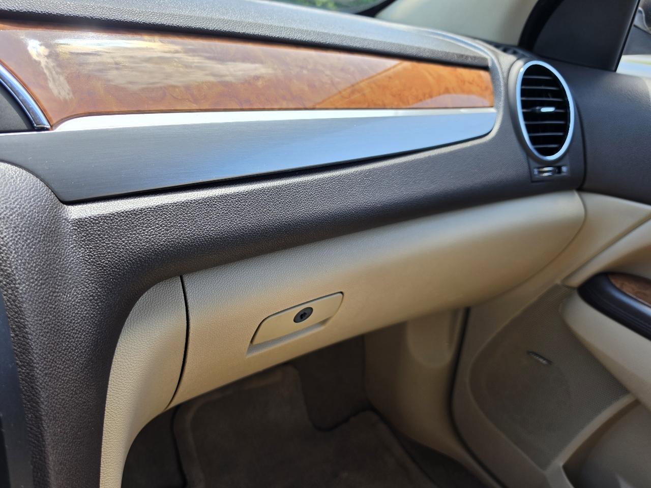 Used 2011 Buick Enclave CXL FWD image 15