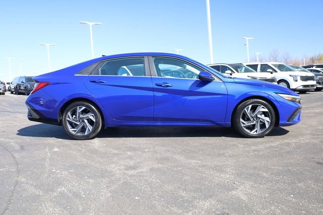 Used 2024 Hyundai Elantra SEL w/ Convenience Package image 4
