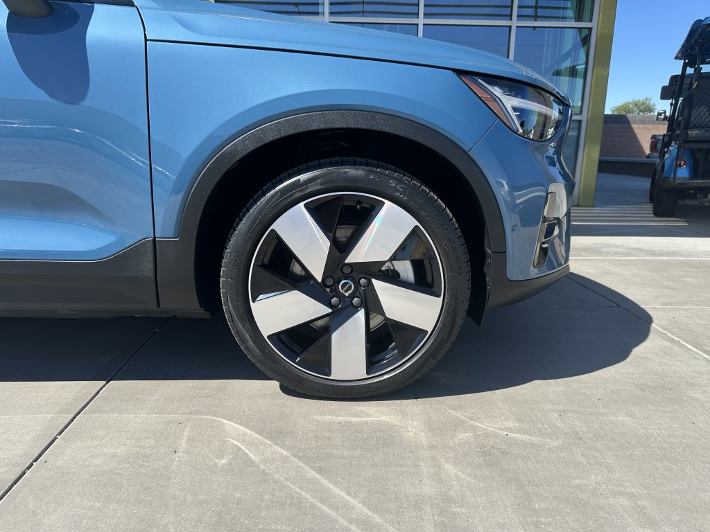 Used 2023 Volvo C40 P8 Recharge Ultimate image 8