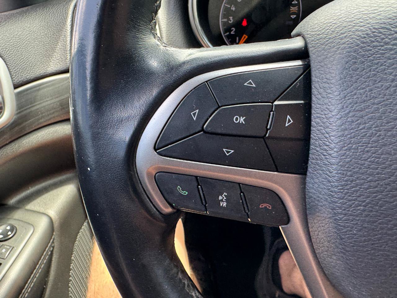 Used 2019 Jeep Grand Cherokee Laredo w/ Laredo X Package RWD image 33