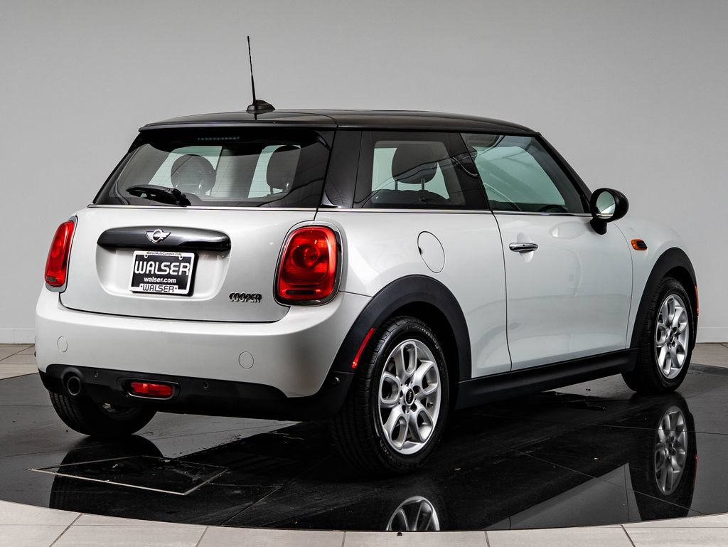 Used 2016 MINI Cooper 2-Door Hardtop FWD image 10