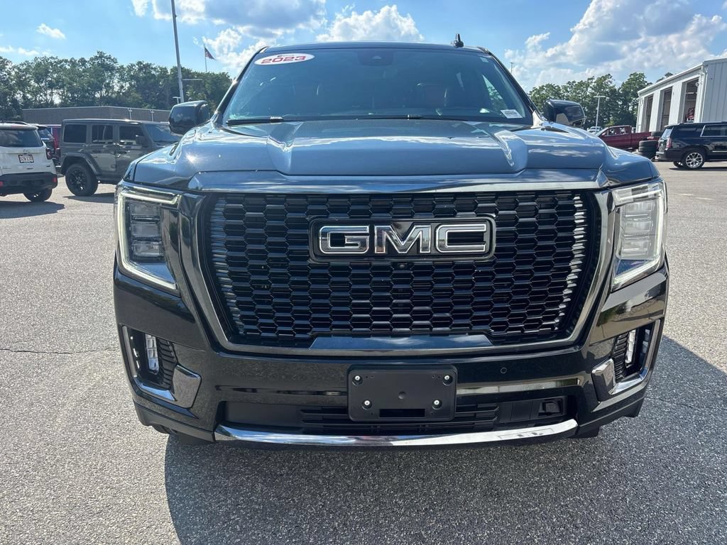 Used 2023 GMC Yukon Denali Ultimate AWD/4WD image 9