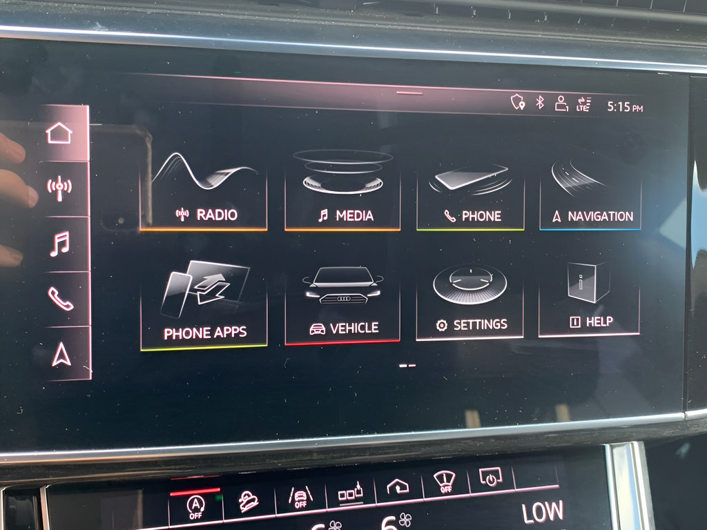 Used 2019 Audi Q8 Prestige w/ Luxury Package AWD/4WD image 33