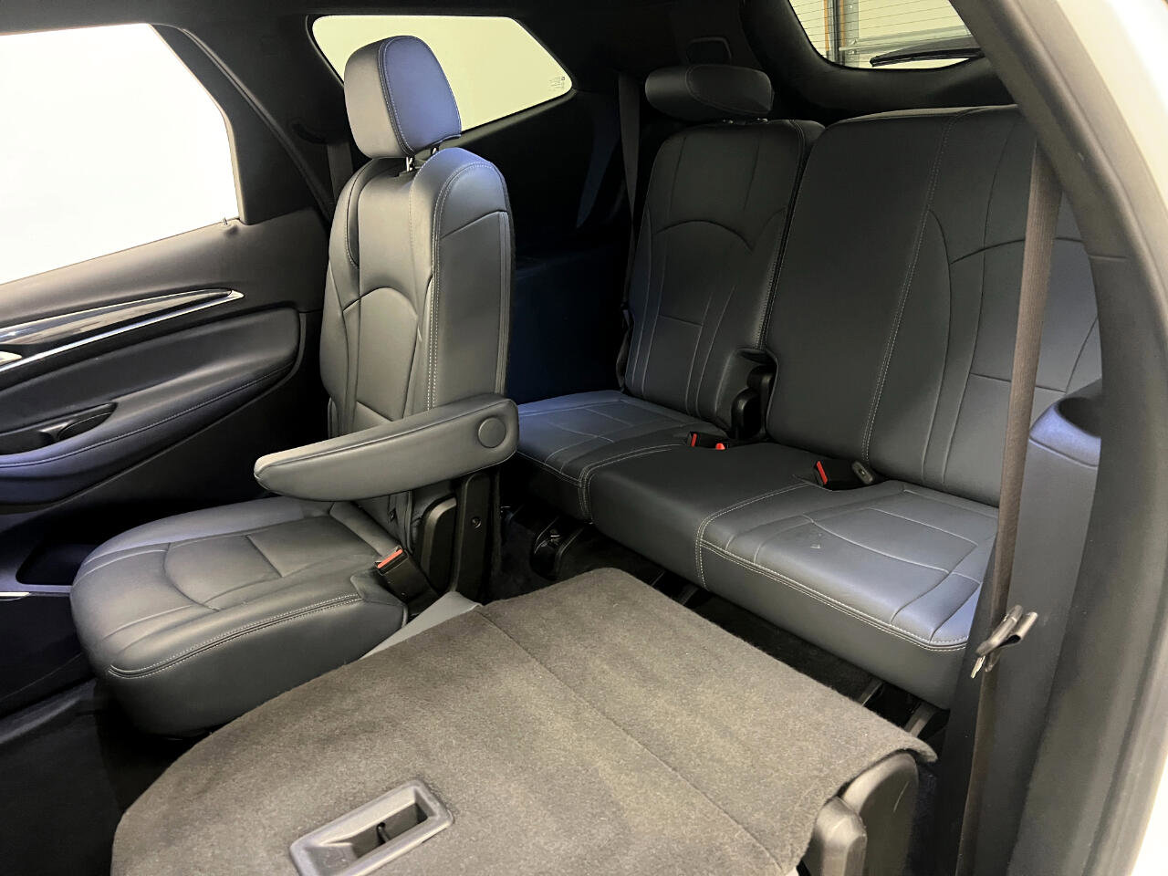 Used 2024 Buick Enclave Premium image 24