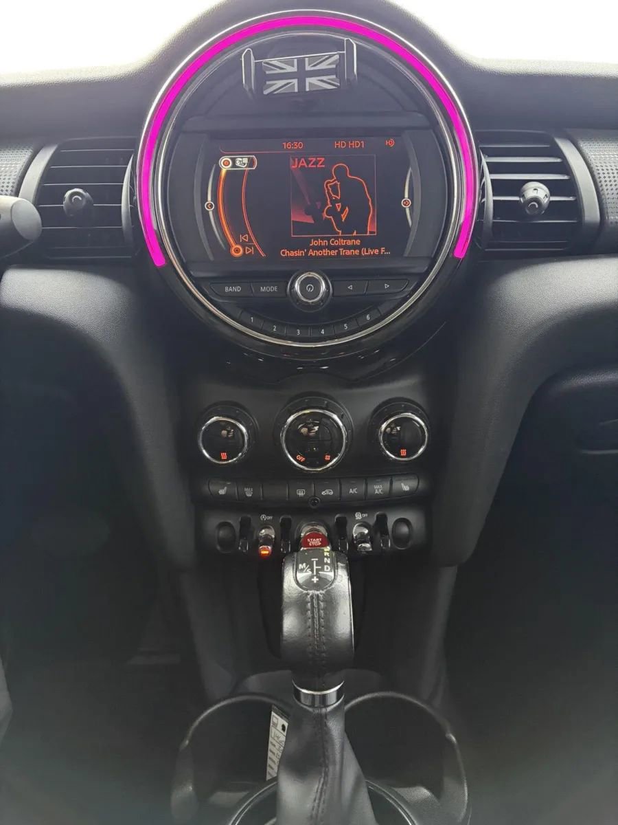 Used 2018 MINI Cooper 2-Door Hardtop image 19