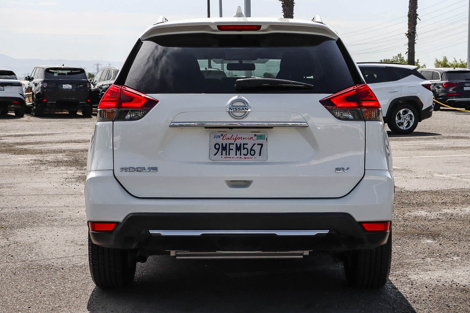 Used 2017 Nissan Rogue SV FWD image 8