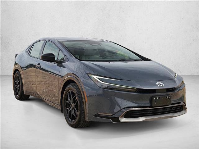 Used 2024 Toyota Prius XLE FWD image 3