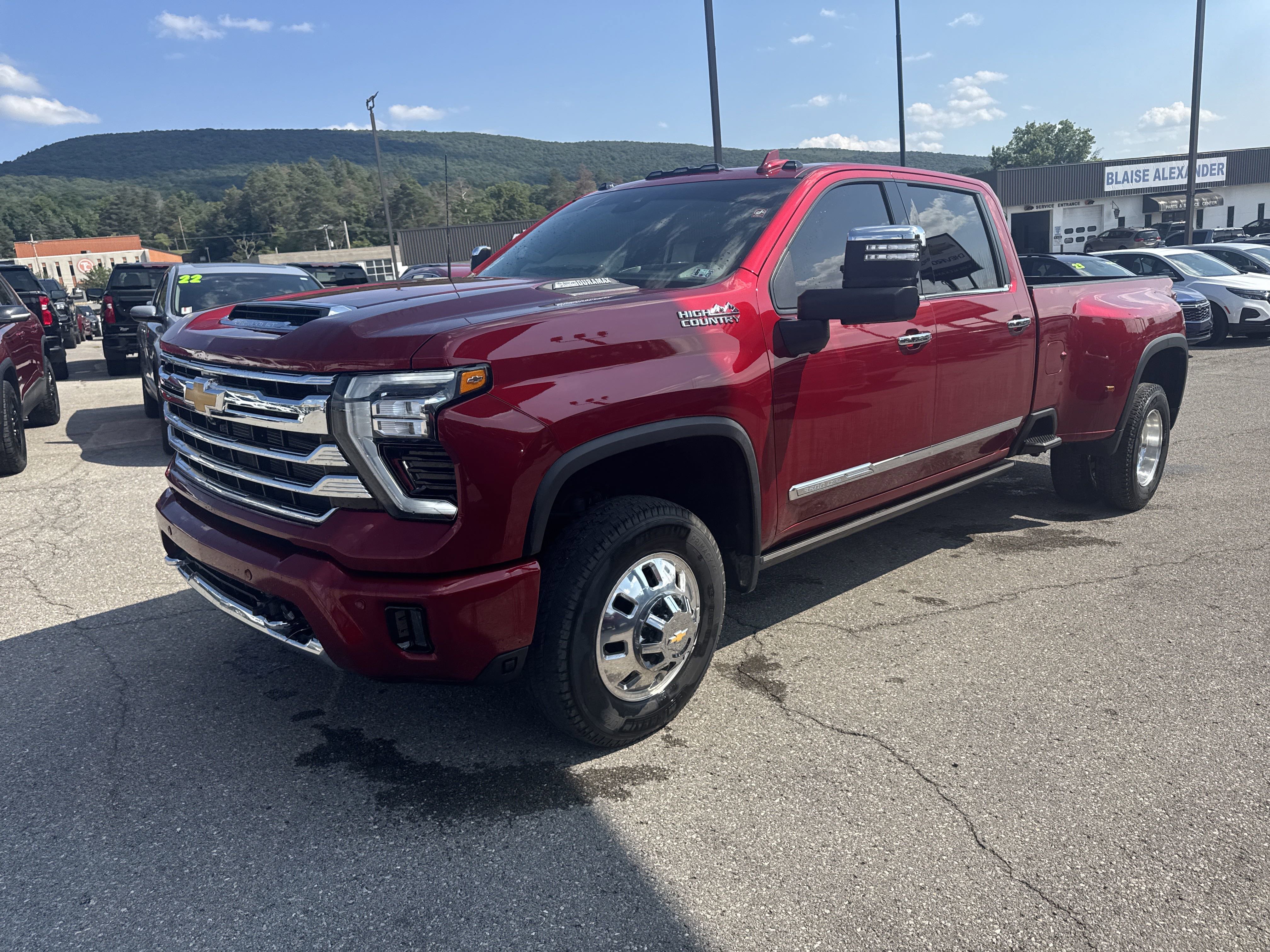 Used 2024 Chevrolet Silverado 3500 High Country w/ High Country Premium Package image 7