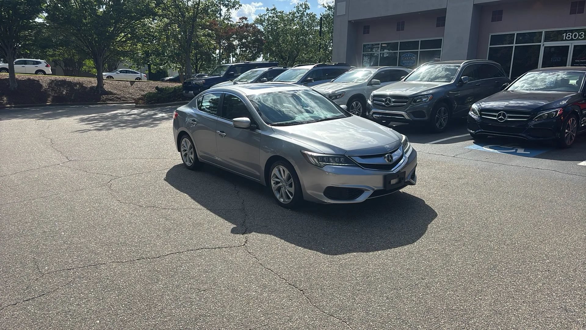 Used 2017 Acura ILX FWD image 3