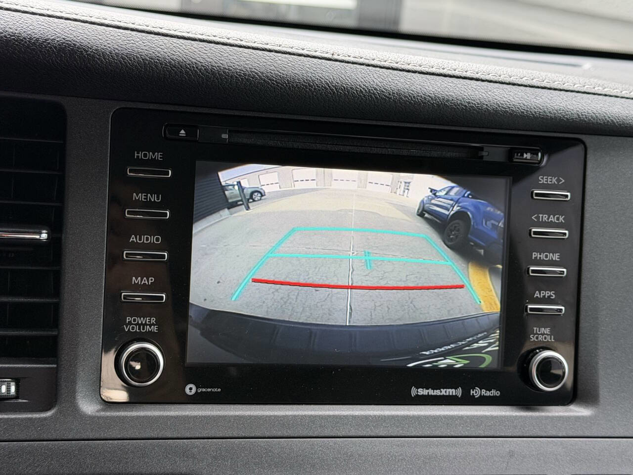 Used 2019 Toyota Sienna XLE w/ XLE Navigation Package FWD image 26