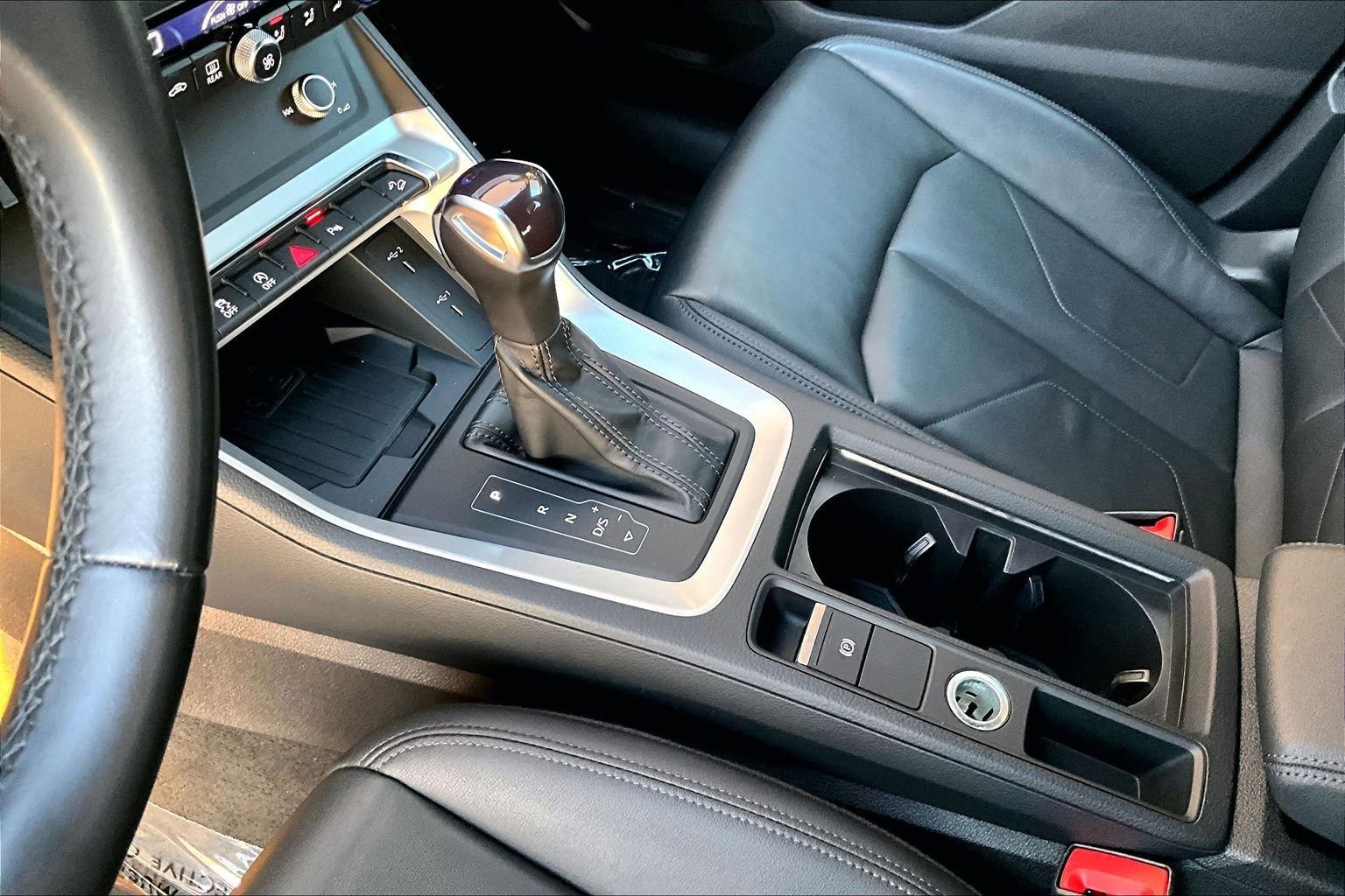 Used 2022 Audi Q3 2.0T Premium Plus w/ Premium Plus Package image 17