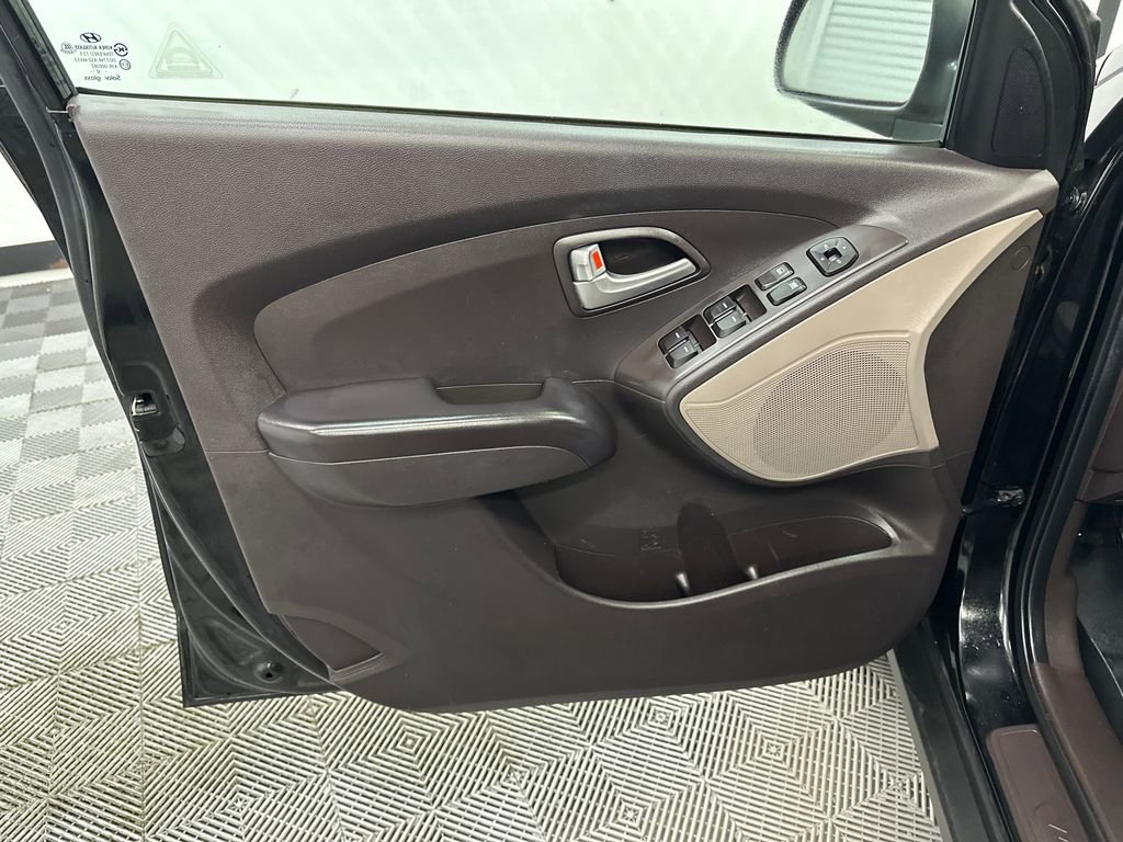 Used 2013 Hyundai Tucson GL FWD image 10