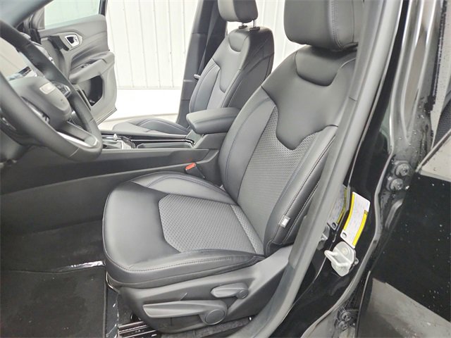 New 2026 Jeep Compass Latitude image 19