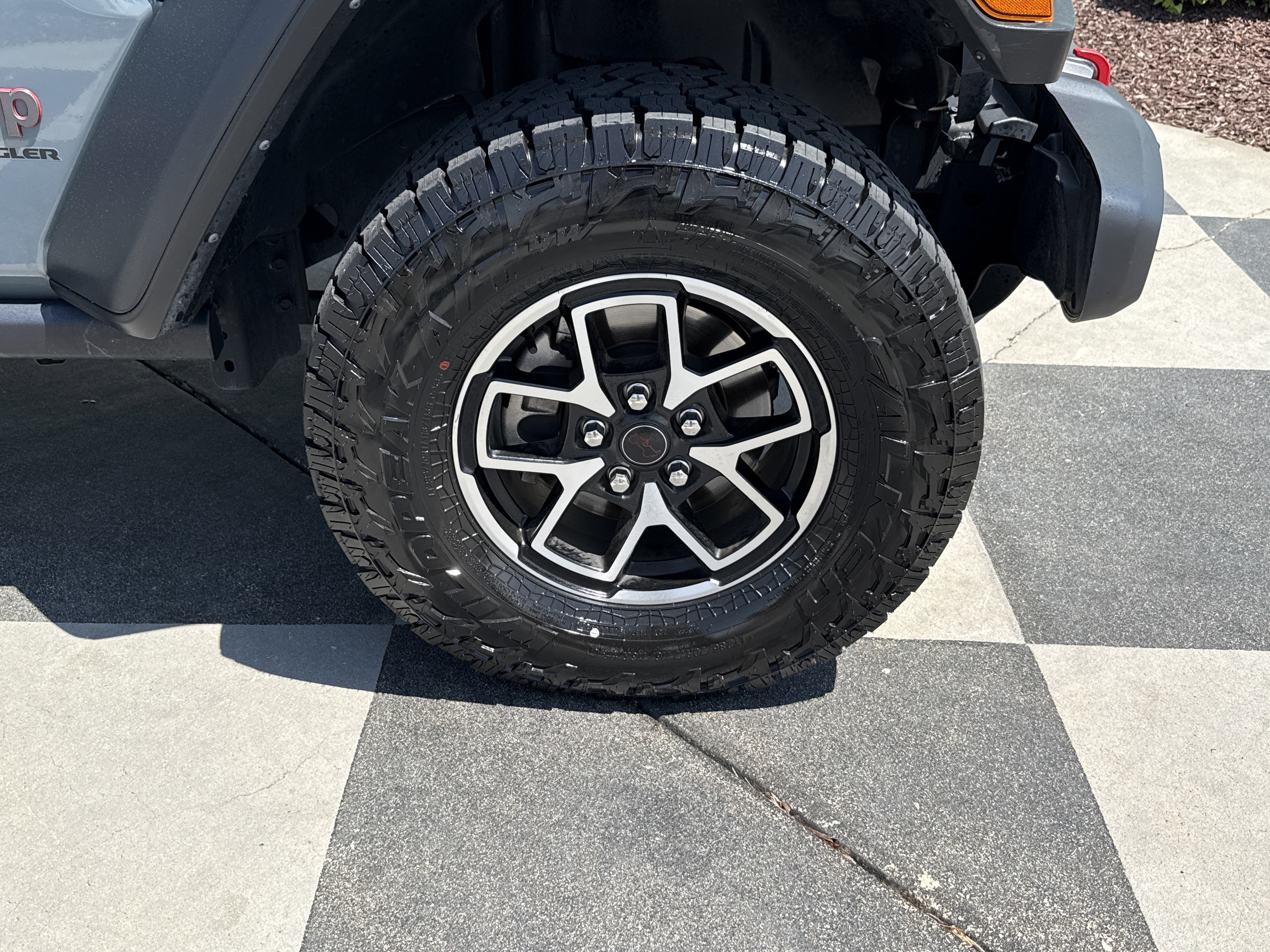 Used 2024 Jeep Wrangler Unlimited Rubicon AWD/4WD image 13