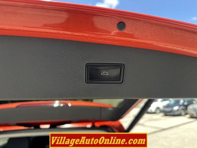 Used 2018 Volkswagen Tiguan SEL AWD/4WD image 36