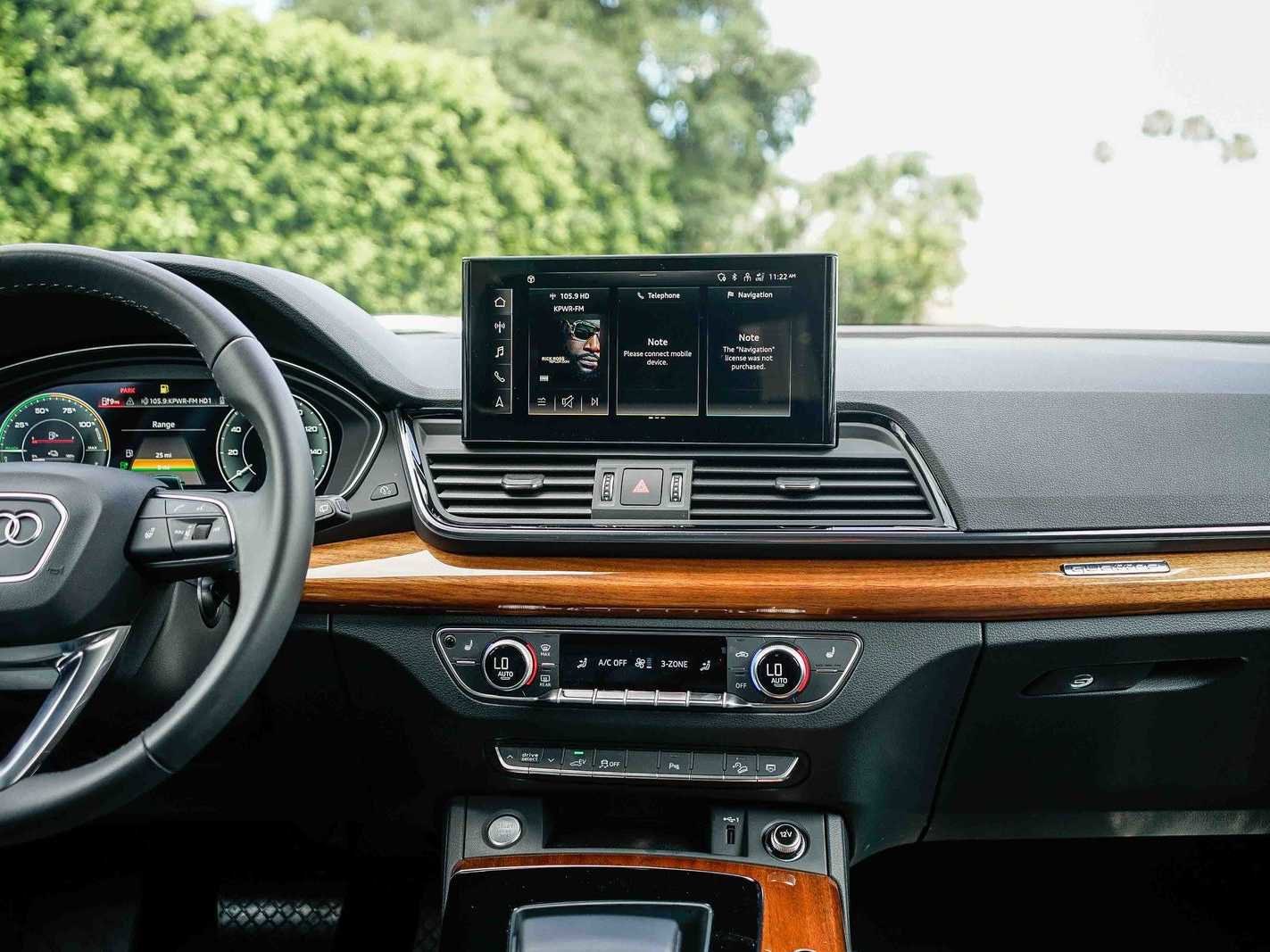 Used 2023 Audi Q5 e Premium w/ Convenience Package image 13