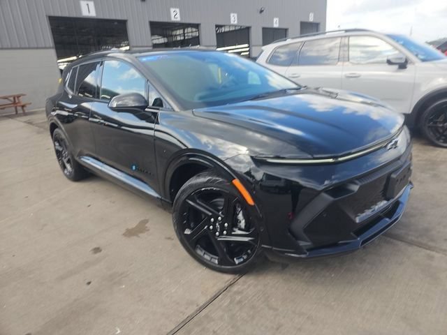Used 2024 Chevrolet Equinox EV RS FWD image 3