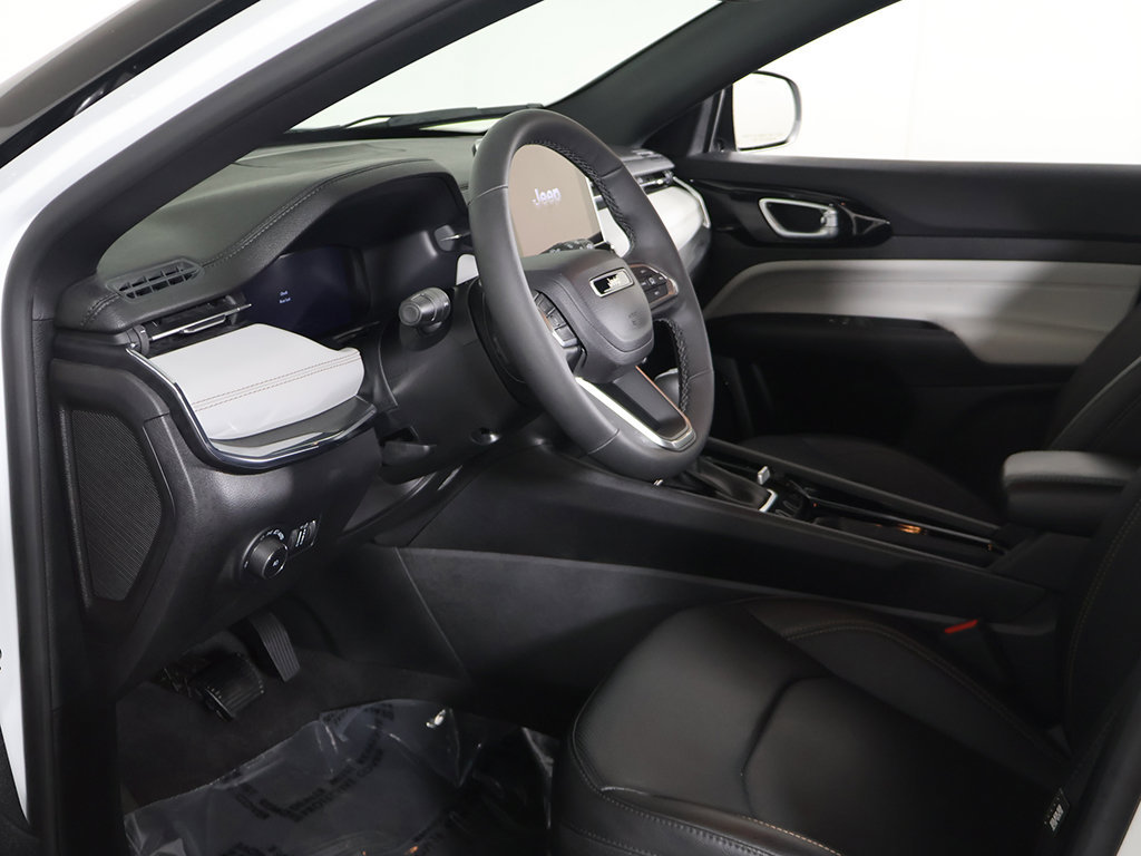 Used 2023 Jeep Compass Limited w/ Elite Group AWD/4WD image 24