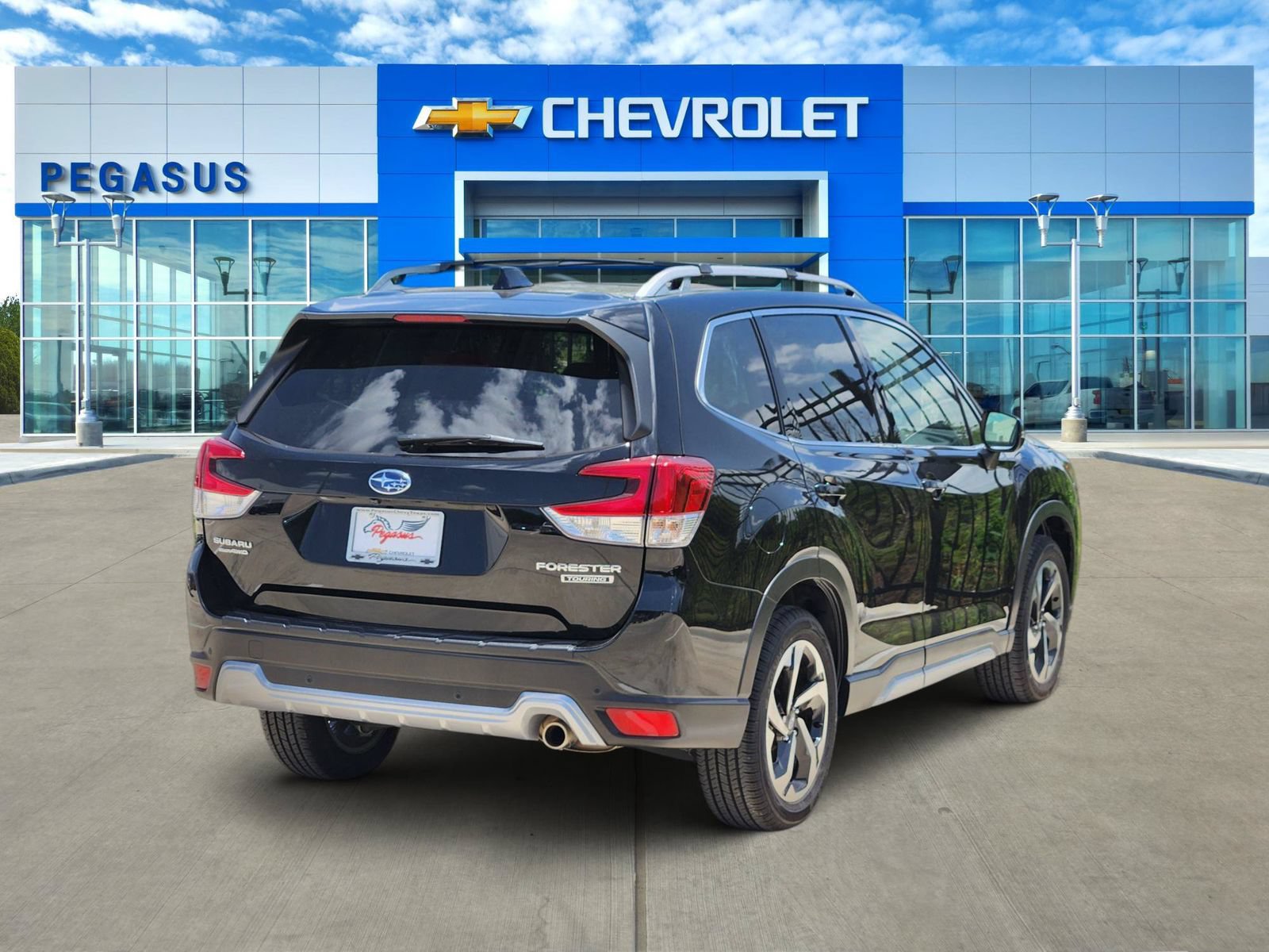 Used 2024 Subaru Forester Touring w/ POP Package 3 AWD/4WD image 5
