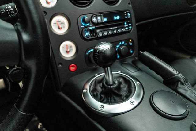 Used 2004 Dodge Viper SRT-10 RWD image 25