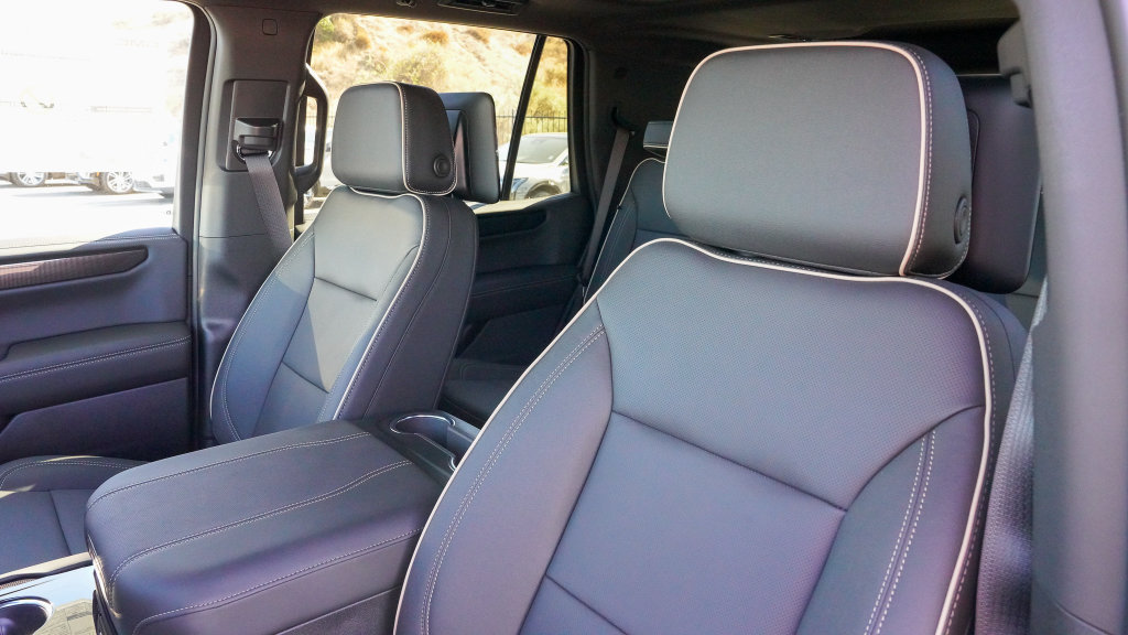 New 2027 GMC Yukon Elevation w/ Elevation Premium Package AWD/4WD image 13