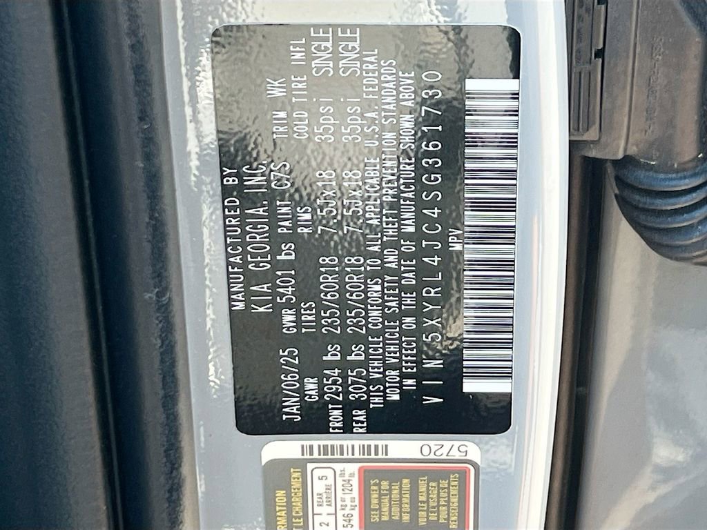 Certified 2025 Kia Sorento S image 14