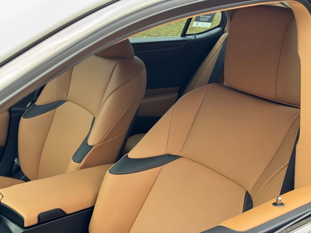 Certified 2024 Lexus ES 350 w/ Premium Package image 19