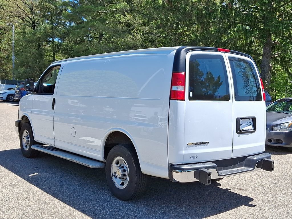 Used 2024 Chevrolet Express 2500 w/ Driver Convenience Package RWD image 5