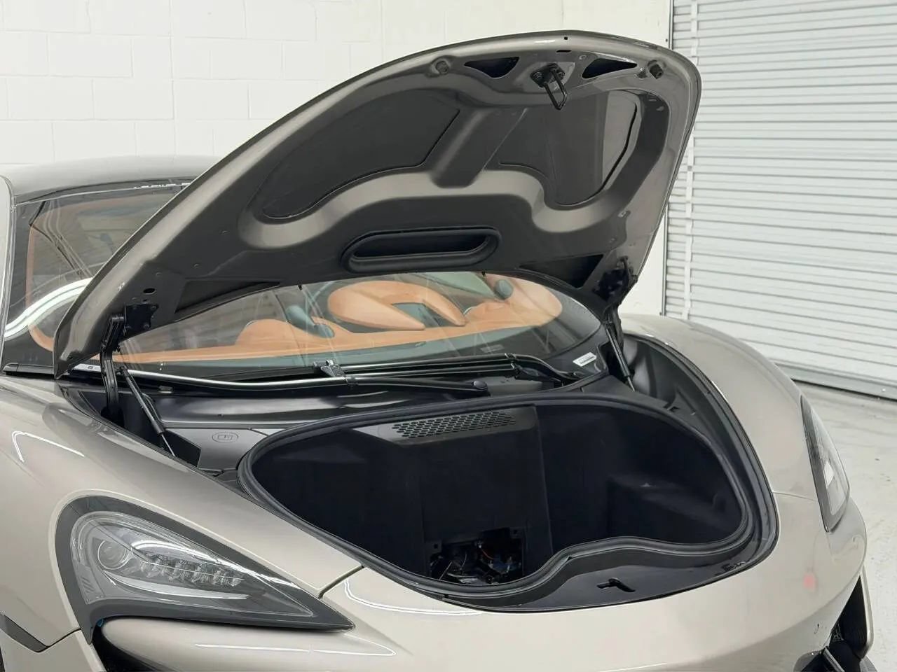 Used 2017 McLaren 570S RWD image 38