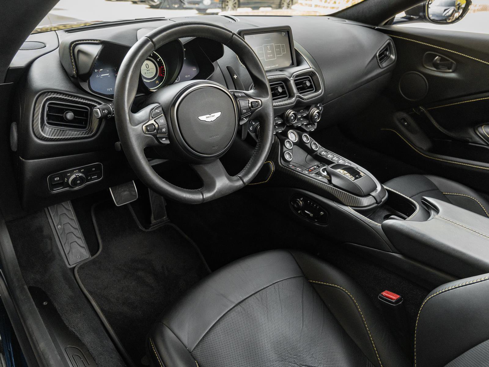 Used 2021 Aston Martin V8 Vantage Roadster image 10