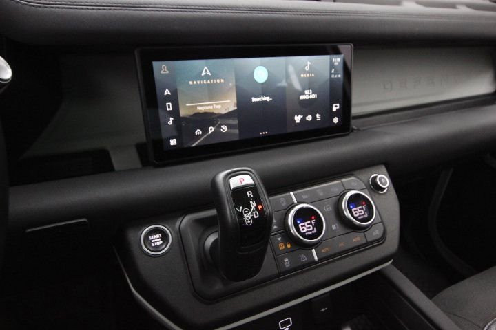 Used 2020 Land Rover Defender 110 SE image 17
