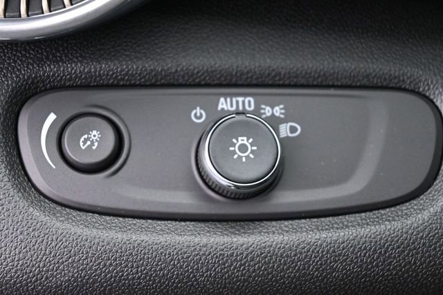 New 2026 Chevrolet Trax ACTIV w/ Sunroof Package FWD image 33