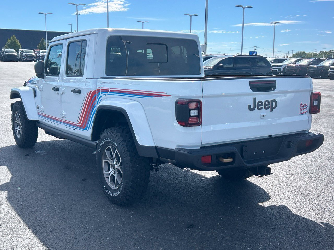 New 2026 Jeep Gladiator Sport AWD/4WD image 5