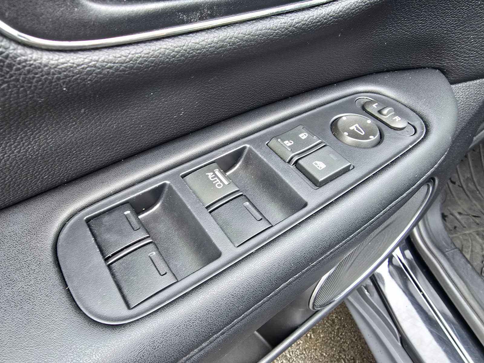 Used 2017 Honda HR-V EX-L image 52