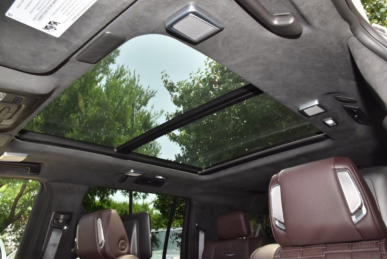 Used 2023 Cadillac Escalade ESV Sport Platinum w/ LPO, ONYX Package AWD/4WD image 34
