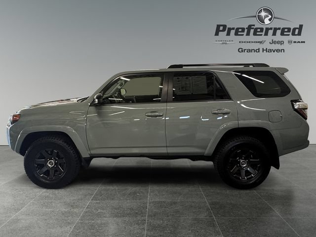 Used 2022 Toyota 4Runner Trail Special Edition AWD/4WD image 10