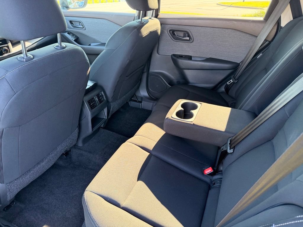Used 2023 Nissan Rogue S AWD/4WD image 29