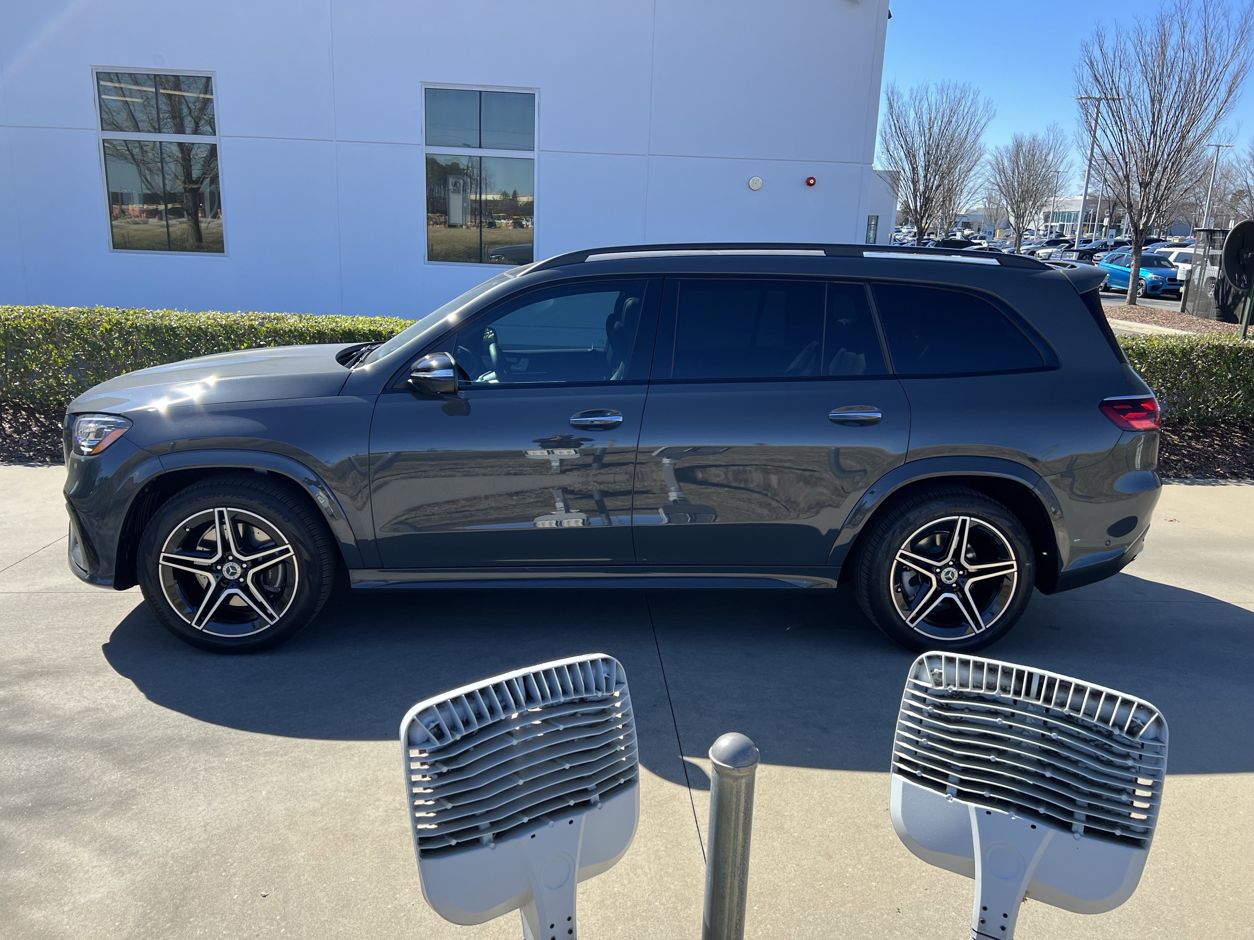 Used 2025 Mercedes-Benz GLS 450 4MATIC image 6