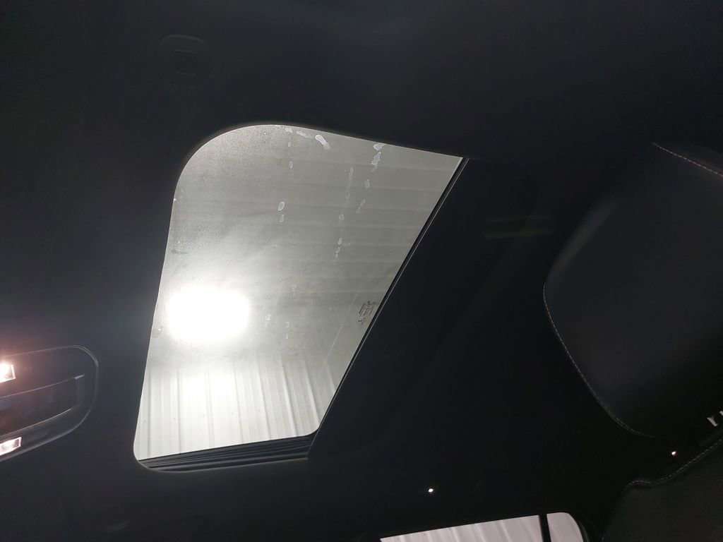 Used 2023 Jeep Grand Cherokee L Laredo image 32