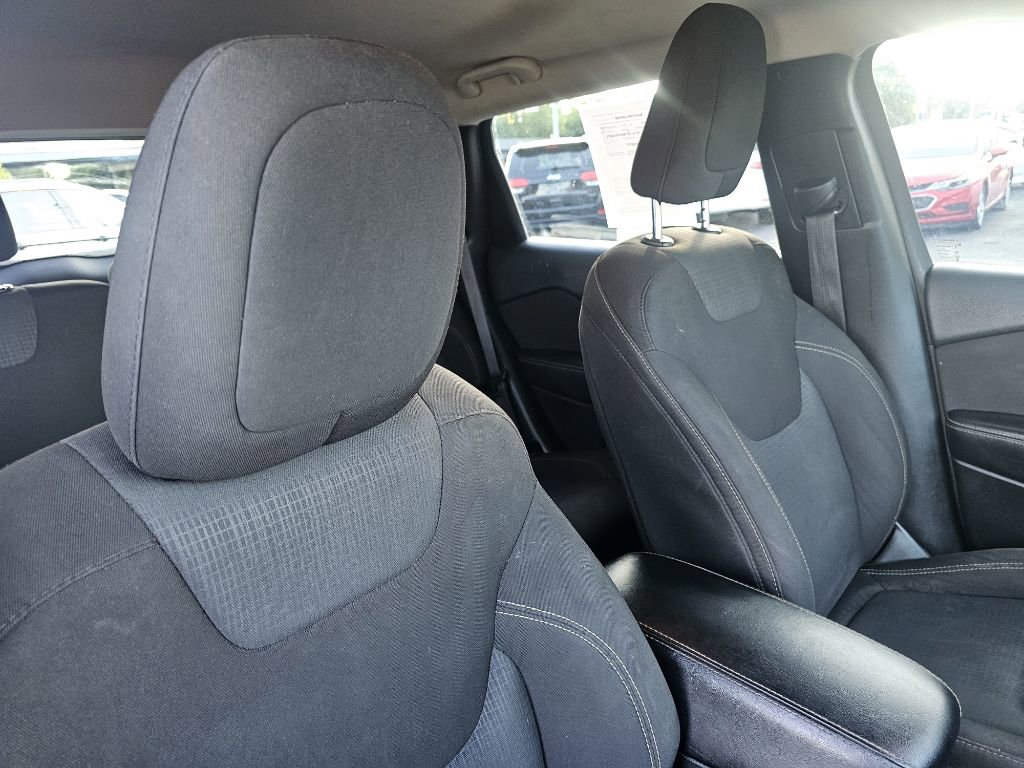 Used 2016 Jeep Cherokee Latitude w/ Safety/Convenience Group image 50