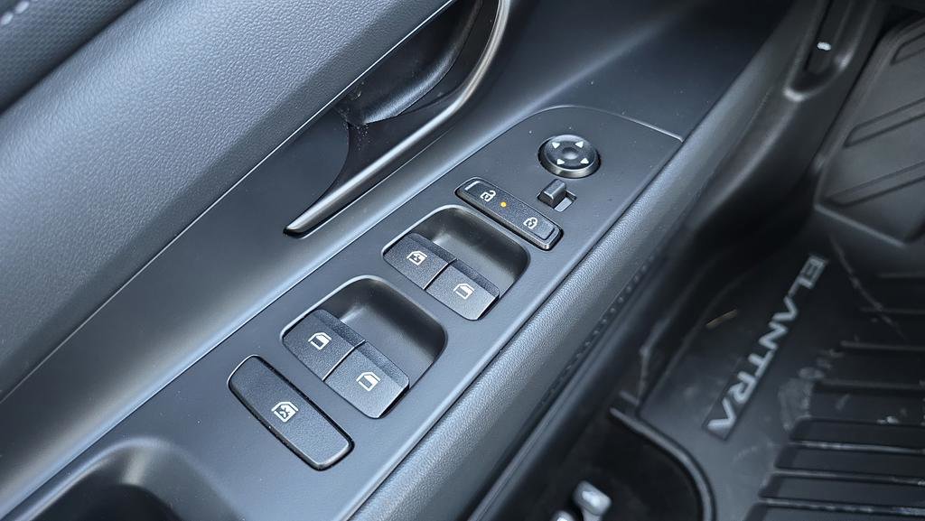 New 2026 Hyundai Elantra Sport FWD image 16