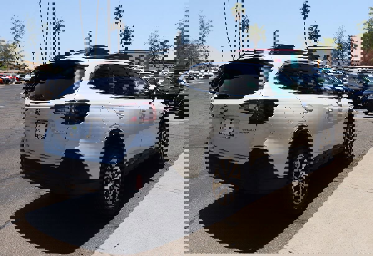 Used 2022 Subaru Outback Premium image 13