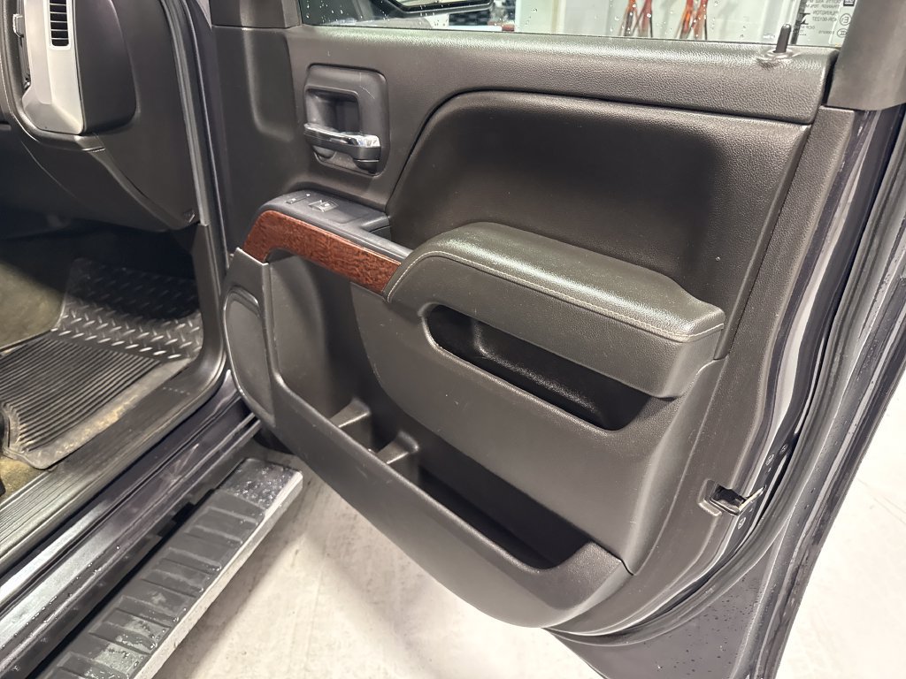 Used 2015 GMC Sierra 1500 SLT w/ SLT Preferred Package AWD/4WD image 35