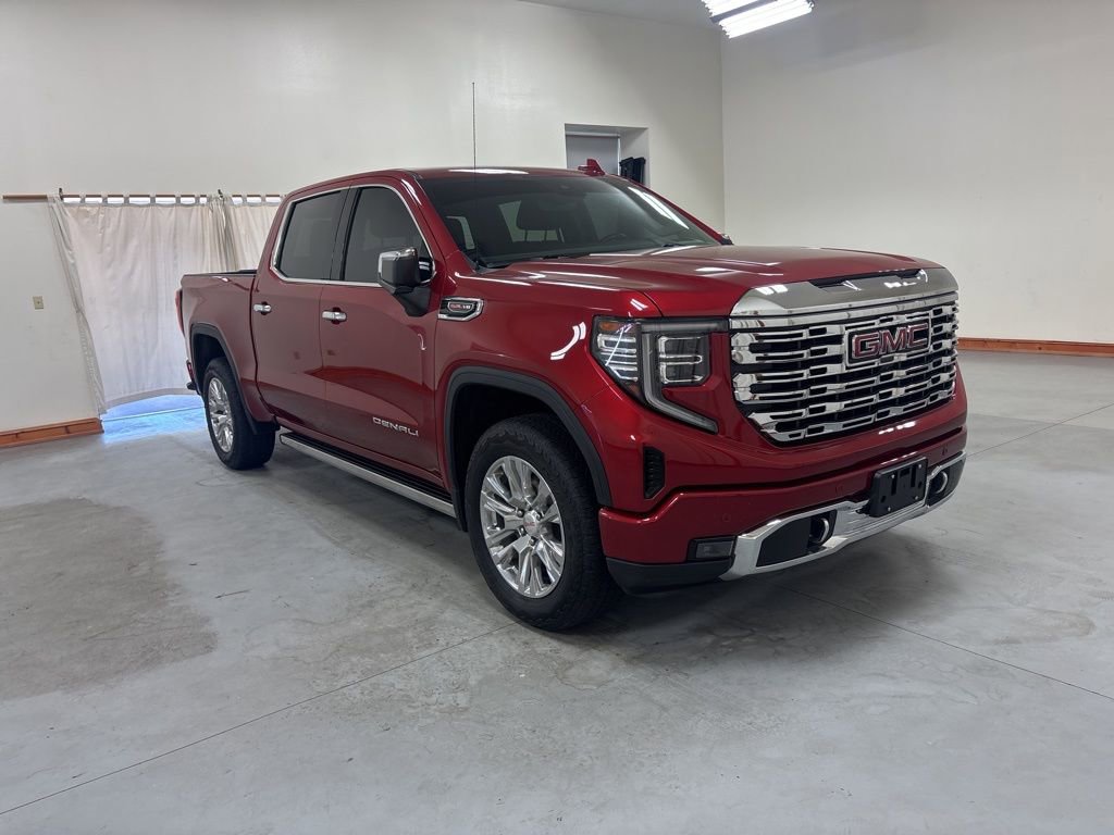 Used 2024 GMC Sierra 1500 Denali w/ Technology Package AWD/4WD image 2