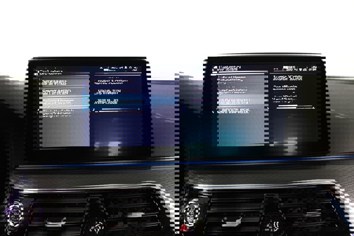 Used 2023 BMW 530e 530e w/ M Sport Package image 28