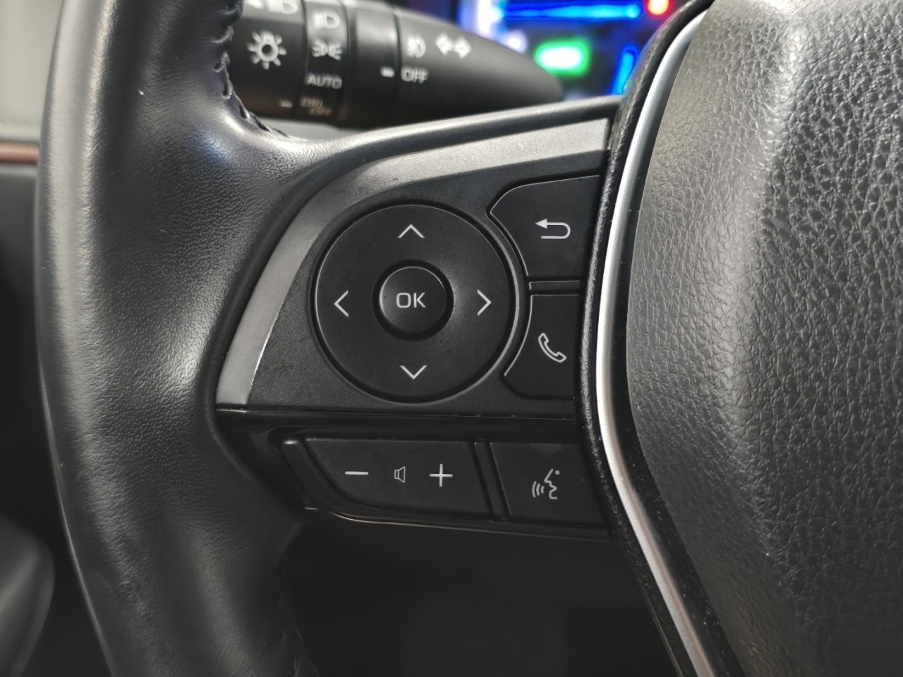 Certified 2024 Toyota Venza LE image 31